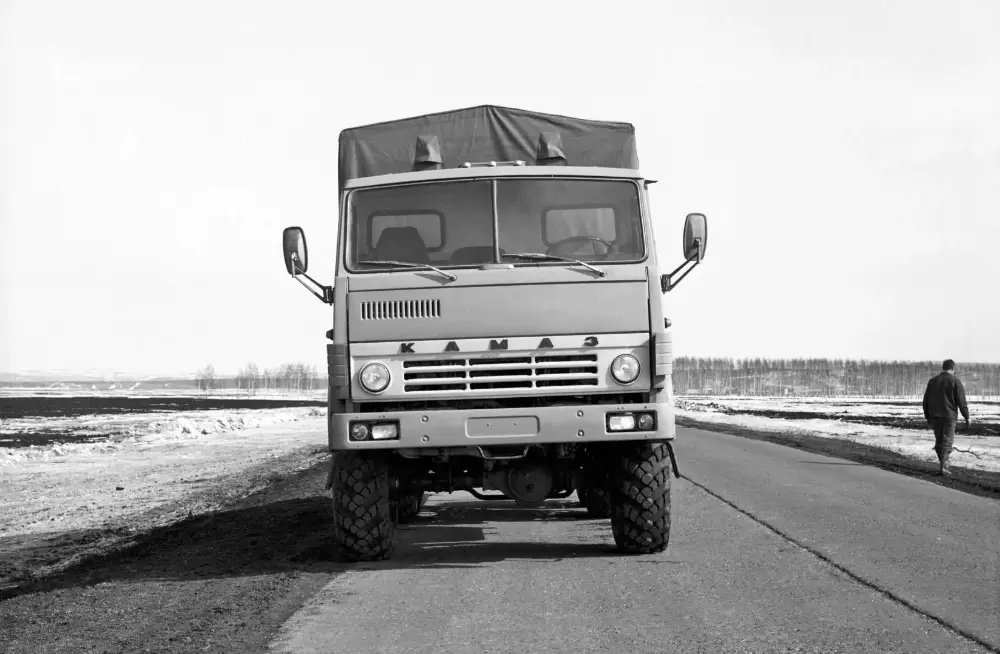 КАМАЗ 4310