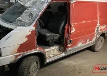 Volkswagen Transporter T4 та кузовні ремонтні деталі (пороги, арки крил, ремонтні частини дверей)