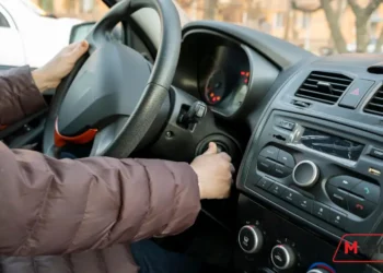 Как завести машину на автомате