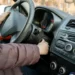 Как завести машину на автомате