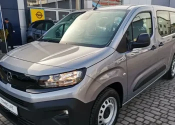 Багажник Opel Combo L1 і L2: скільки речей поміститься