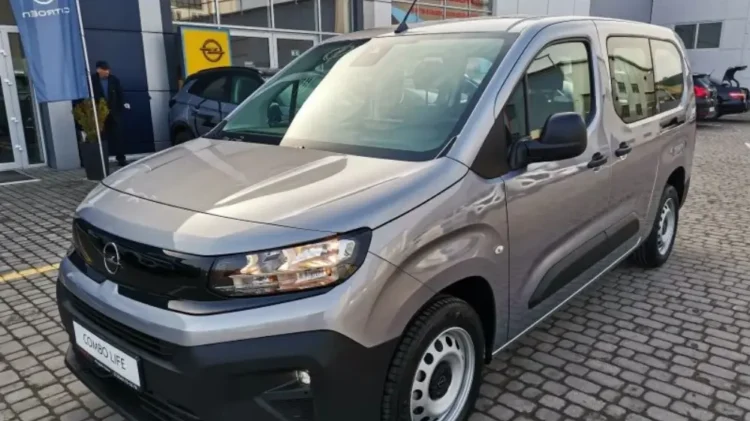 Багажник Opel Combo L1 і L2: скільки речей поміститься